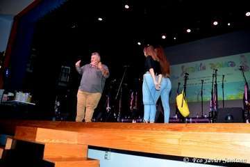 Presentación con éxito de la murga teldense Las Golisnionas (Foto Francisco Javier Santana)